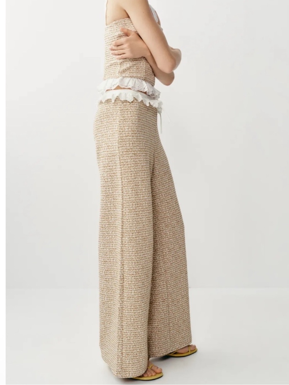 Zara ‘Textured Ruffle Pants’ - Picture 3 of 6